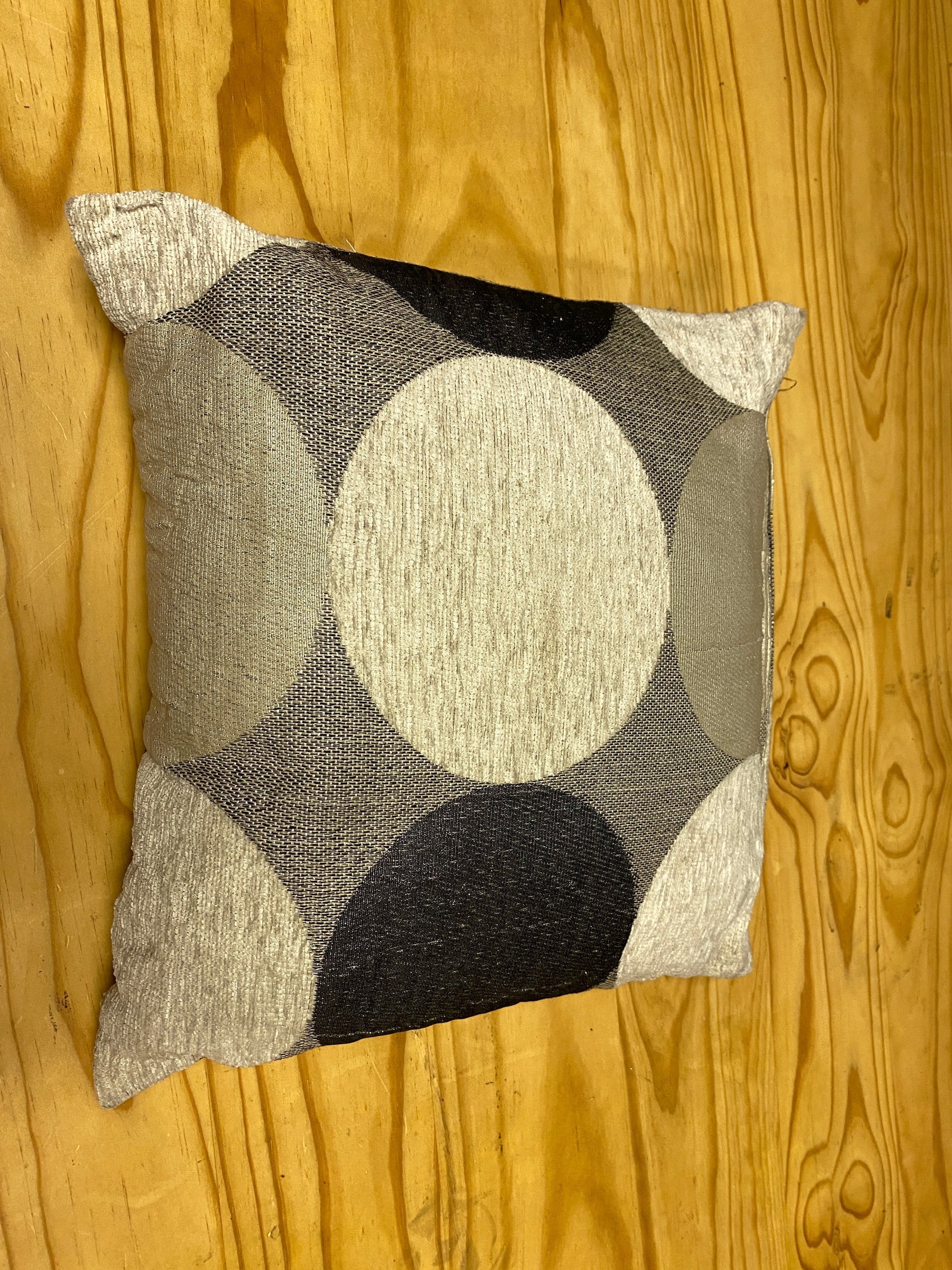 Scatter Cushion Circle Pattern
