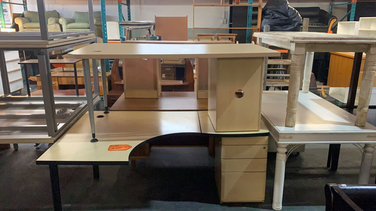 🖥️ Elevate Your Workspace with Our Office & Study Desks 📚 - 2ndhandwarehouse.com