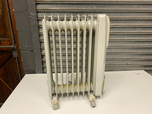 Delonghi 9 Fin oil heater -REDUCED
