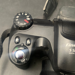 Fujifilm Finepix S5600 Digital SLR Camera -REDUCED