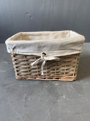 Lined wicker container (medium)