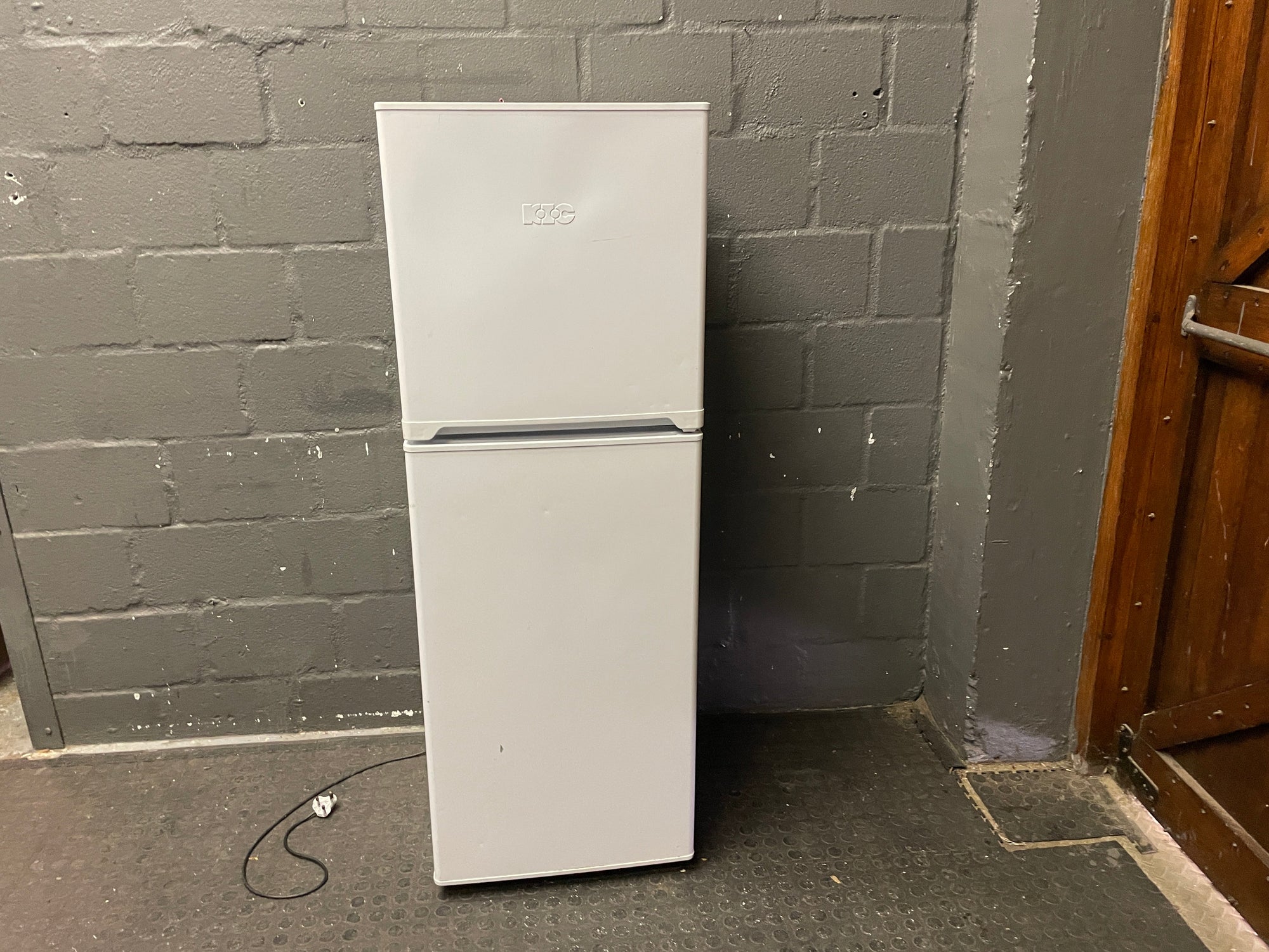 KIC 170L Freezer Fridge(White) - REDUCED