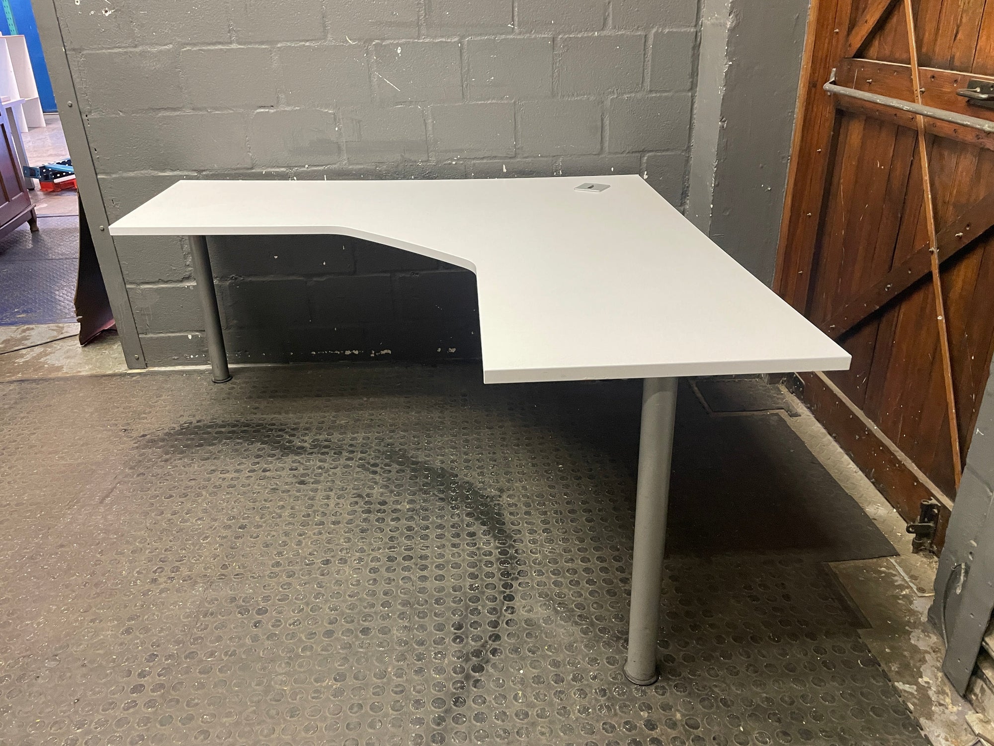 LHS White Top L Shape Desk(160x160) 3 legs - PRICE DROP