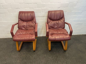 Maroon Oak Legs Visitors Chair
