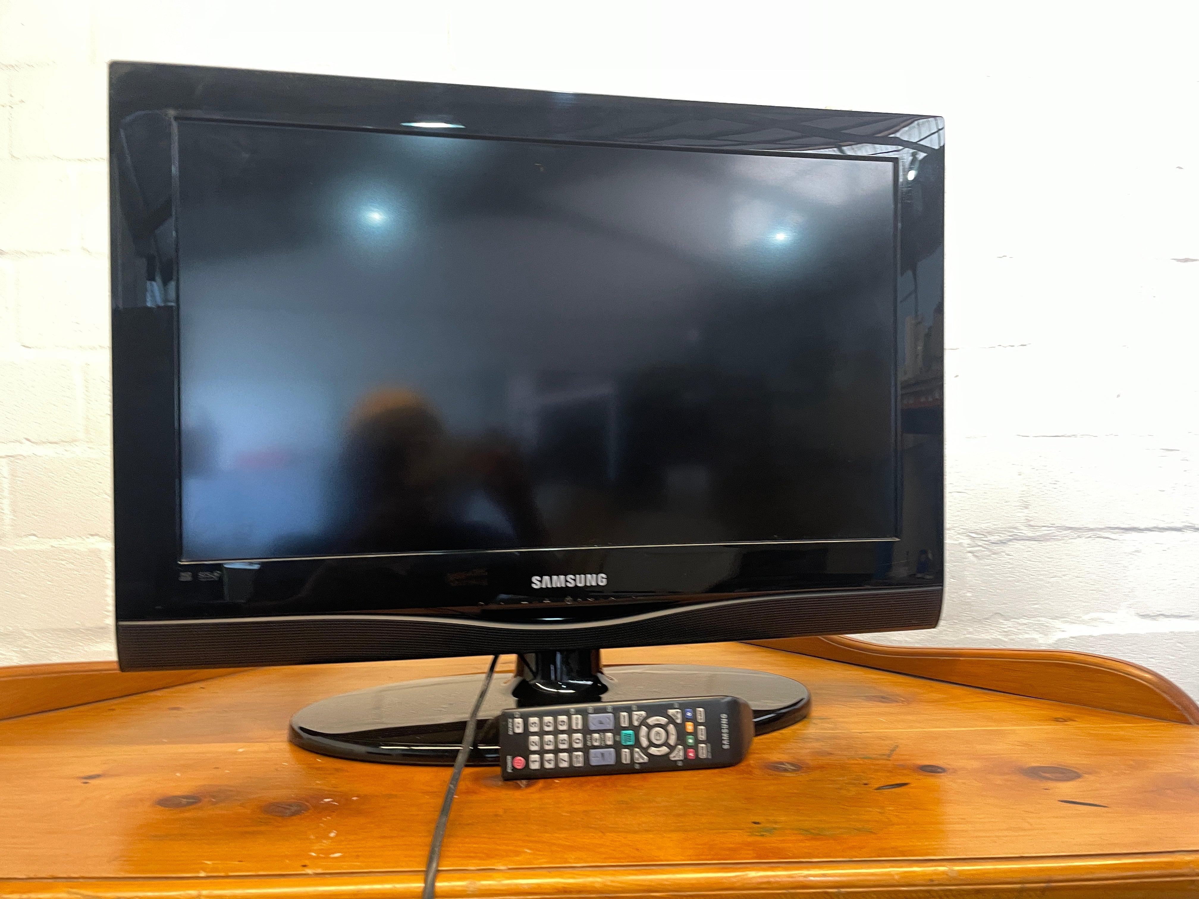 Samsung LCD 26 inch TV - electronics - by owner - sale - craigslist