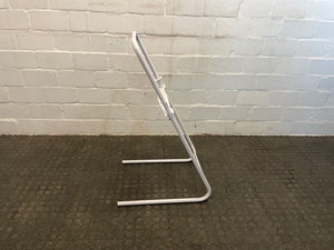 White Steel Roller Towel Stand